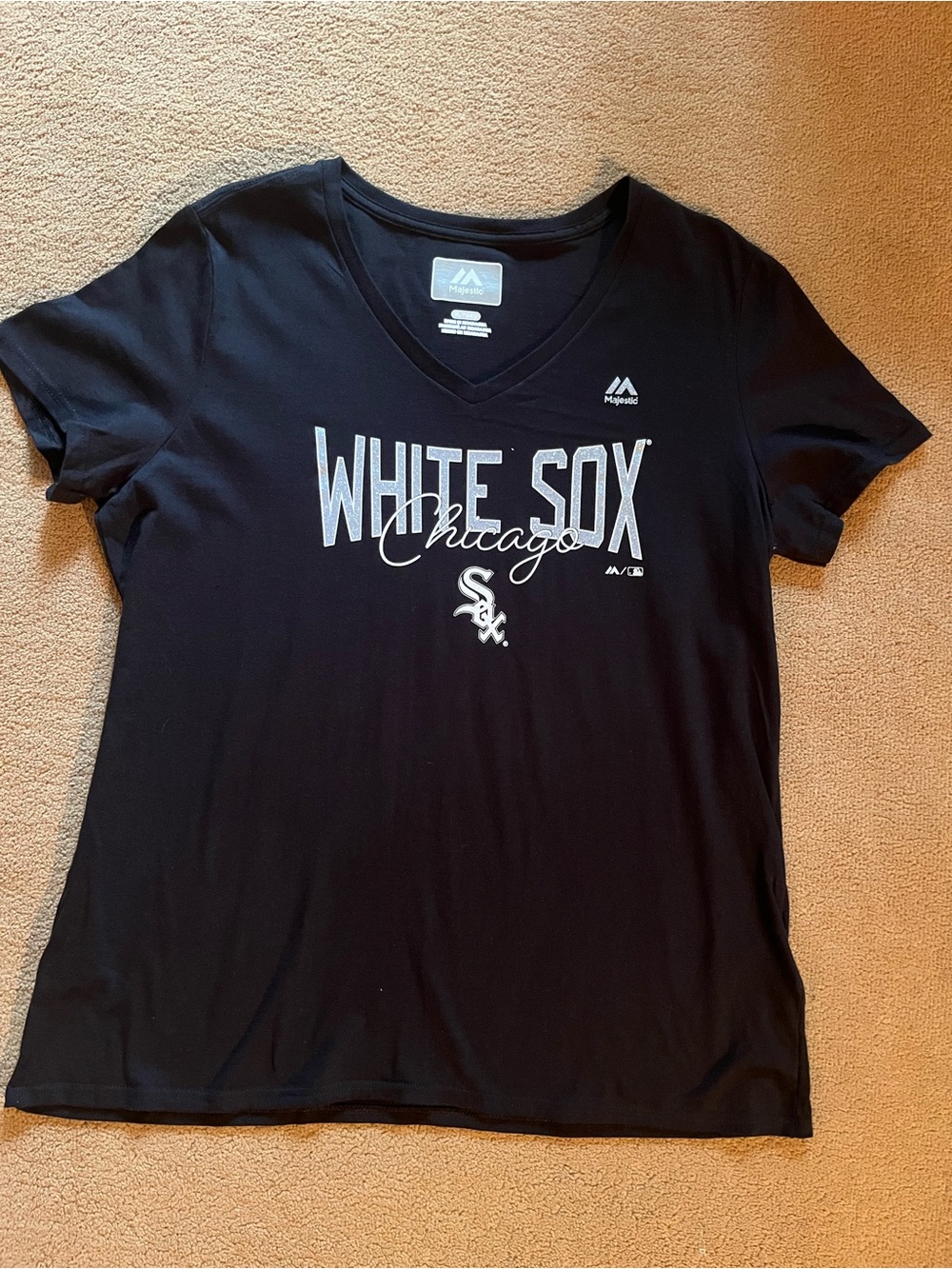 Majestic Women's Black White Sox V-Neck Tee
